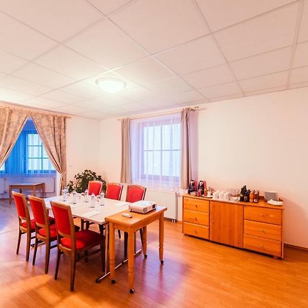 Hotel Velka Klajdovka Brno Luaran gambar